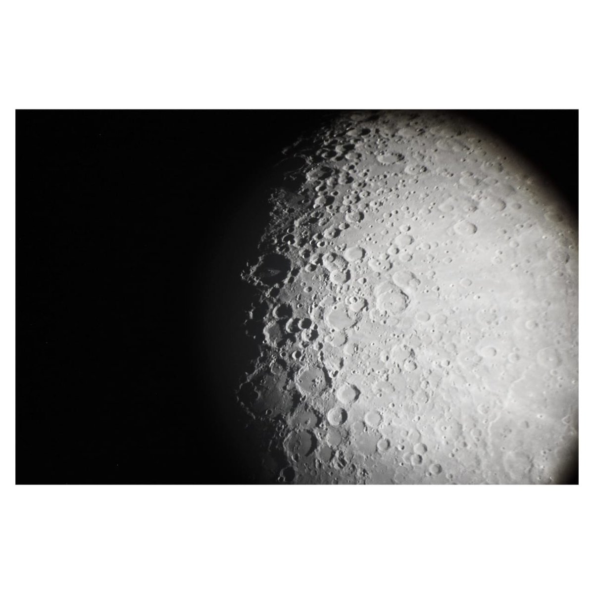cngauto's tweet photo. 🌕🔭 Bellísimas imágenes de la Luna captadas anoche a través del telescopio del Observatorio Astronómico de las Misiones del #ParqueDelConocimiento Tecnología para sorprendernos y admirar el universo✨
📷 PH: Mauro Machuca. https://t.co/DxMgrli5Nq