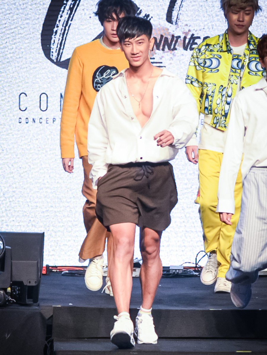 blackayako's tweet photo. เด็กสมัยนี้นี่มันจริงๆ 😳
@beesathainpong 
#C4theanniversary #ConversationThailand  
#beesathainpong
#ช้างเผือกอยู่ในป่า https://t.co/sV1X0zgbax