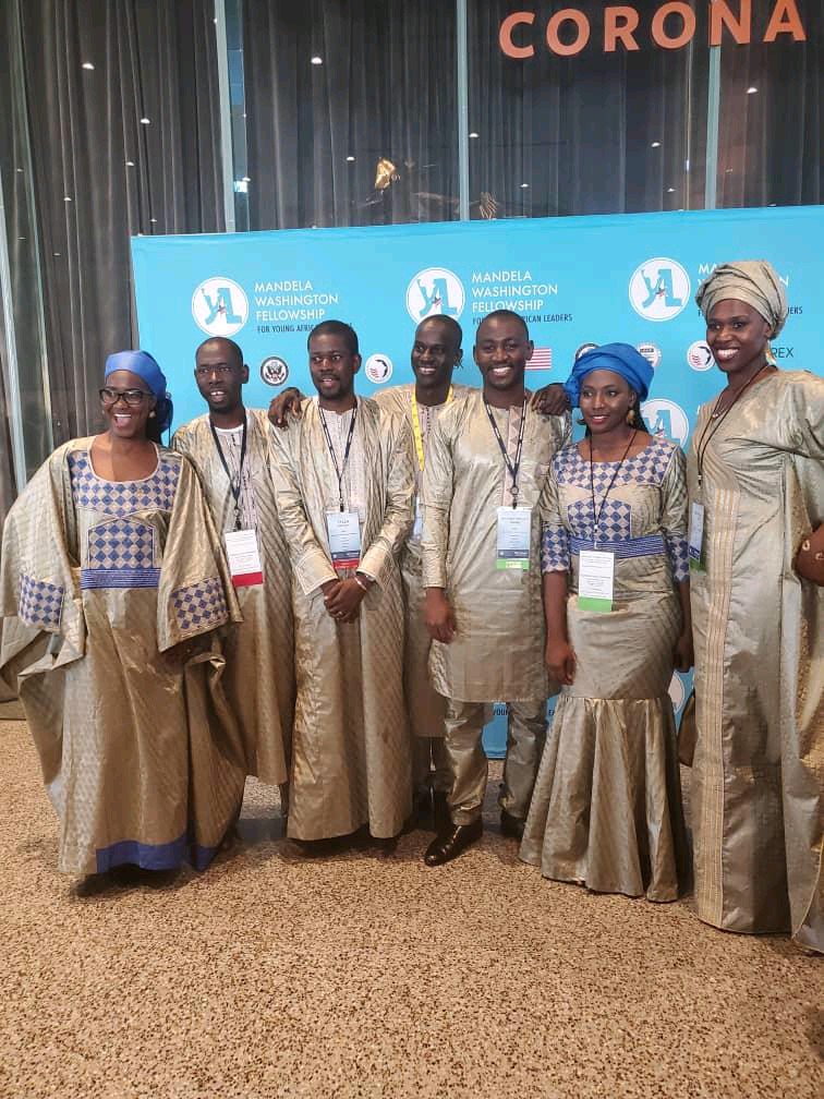 "C'est justement la possibilité de réaliser un rêve qui rend la vie intéressante " L'Alchimiste Paolo Coelho 
Ils sont jeunes, ils sont l'espoir du #Mali, ils en sont conscients, ils travaillent pour un Mali meilleur, ils sont notre fierté. Ils reviennent du Mandela Fellow Ship.