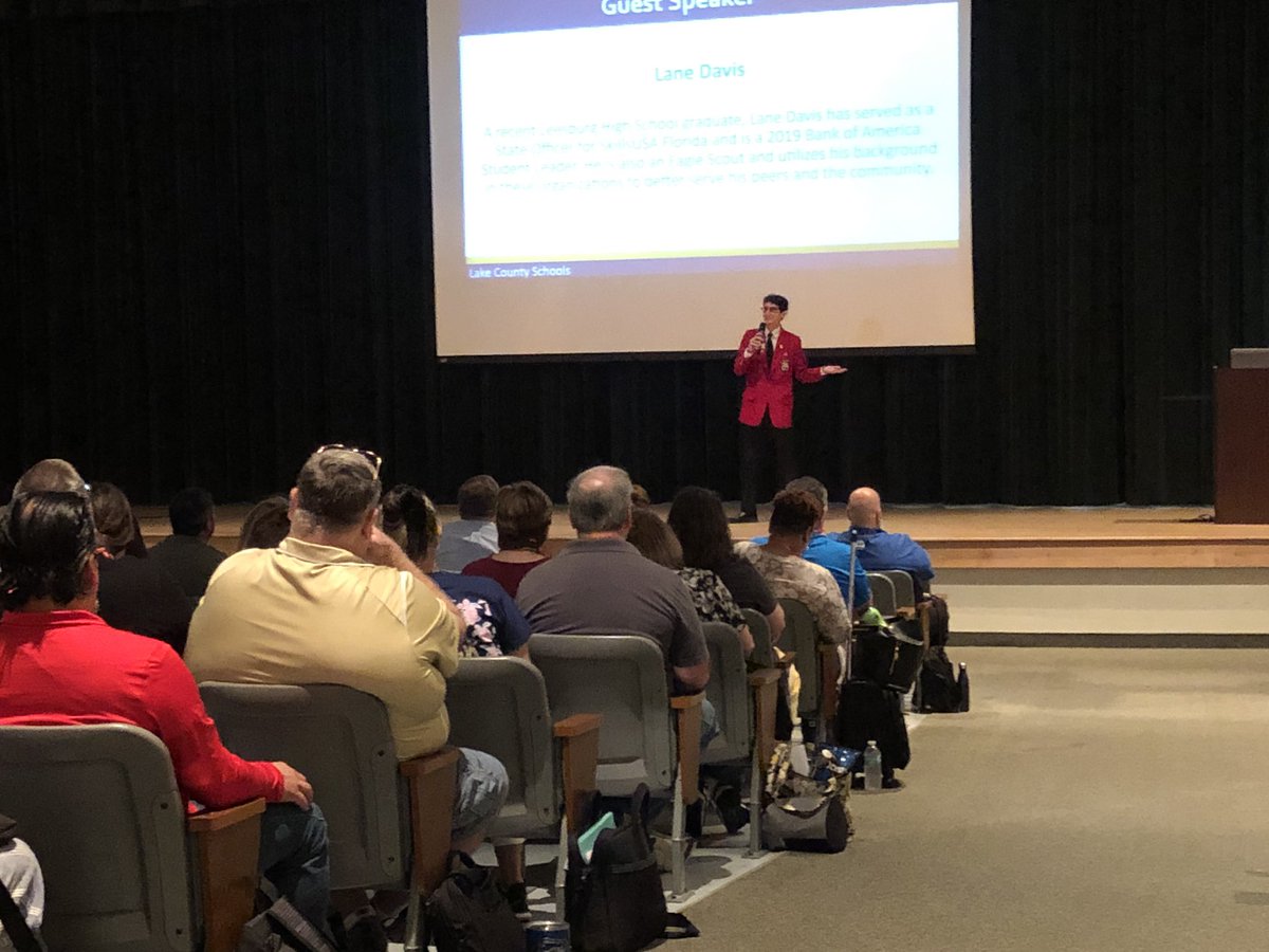 ReichJohns's tweet photo. Great motivational speakers joined our CTE preplanning activities and helped us celebrate some outstanding achievements! Incredible start to the new school year! https://t.co/jtvXQislRC