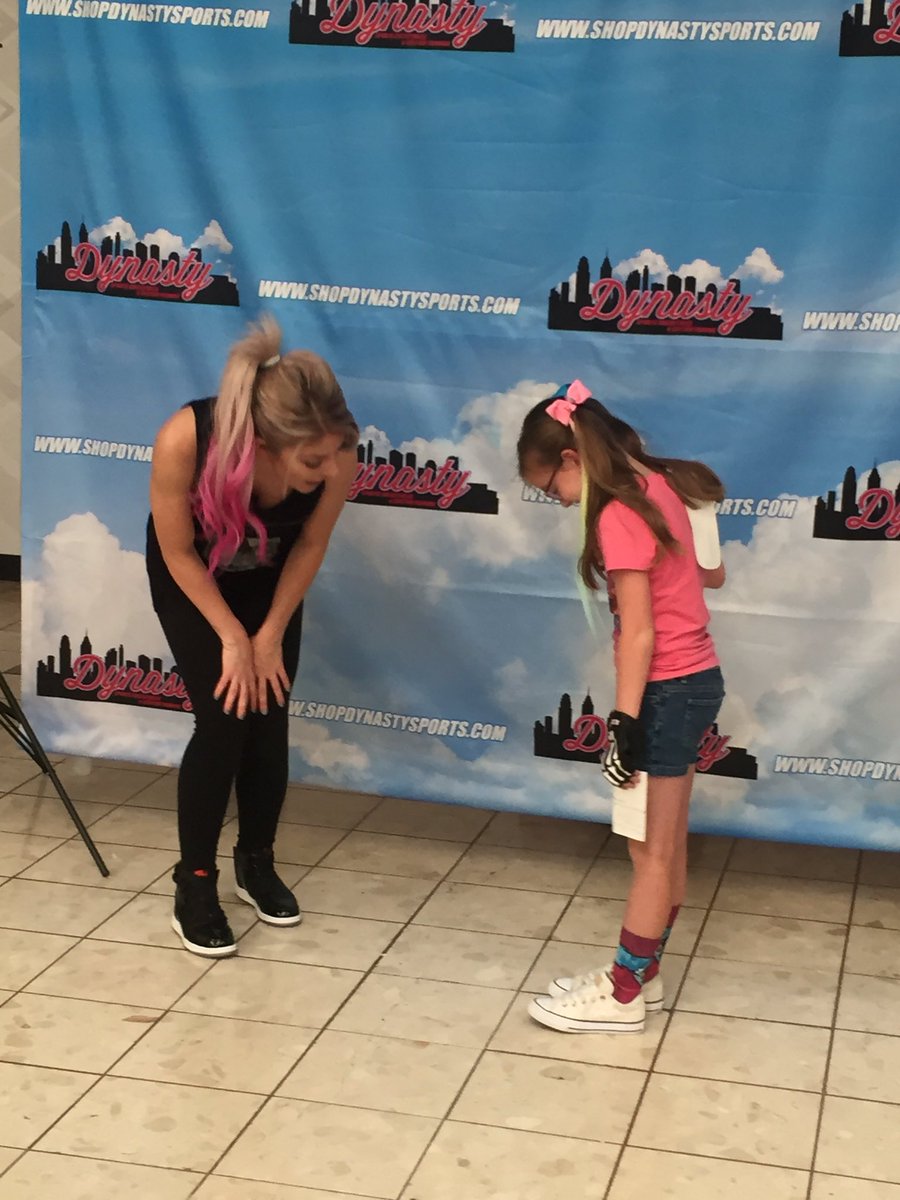Amber_22785's tweet photo. @AlexaBliss_WWE  HAPPY BIRTHDAY TO THE GODDESS!! hope you have a great day!! Love, Brielle❤️🎂🥳🥳🥳 #bestdayever #HappyBirthdayAlexabliss #SummerSlam2019 https://t.co/musZJGexxy