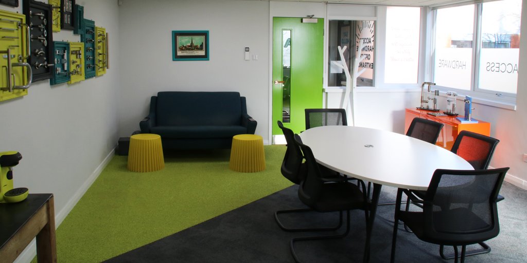 access_hardware's tweet image. Calling all customers! It&apos;s International #CoworkingDay so drop us a line if you’re in the area. We have a fully equipped meeting room available for you to use with FREE wifi access 💻 #AccessHardware Call us on 0121 667 8054 for more info!