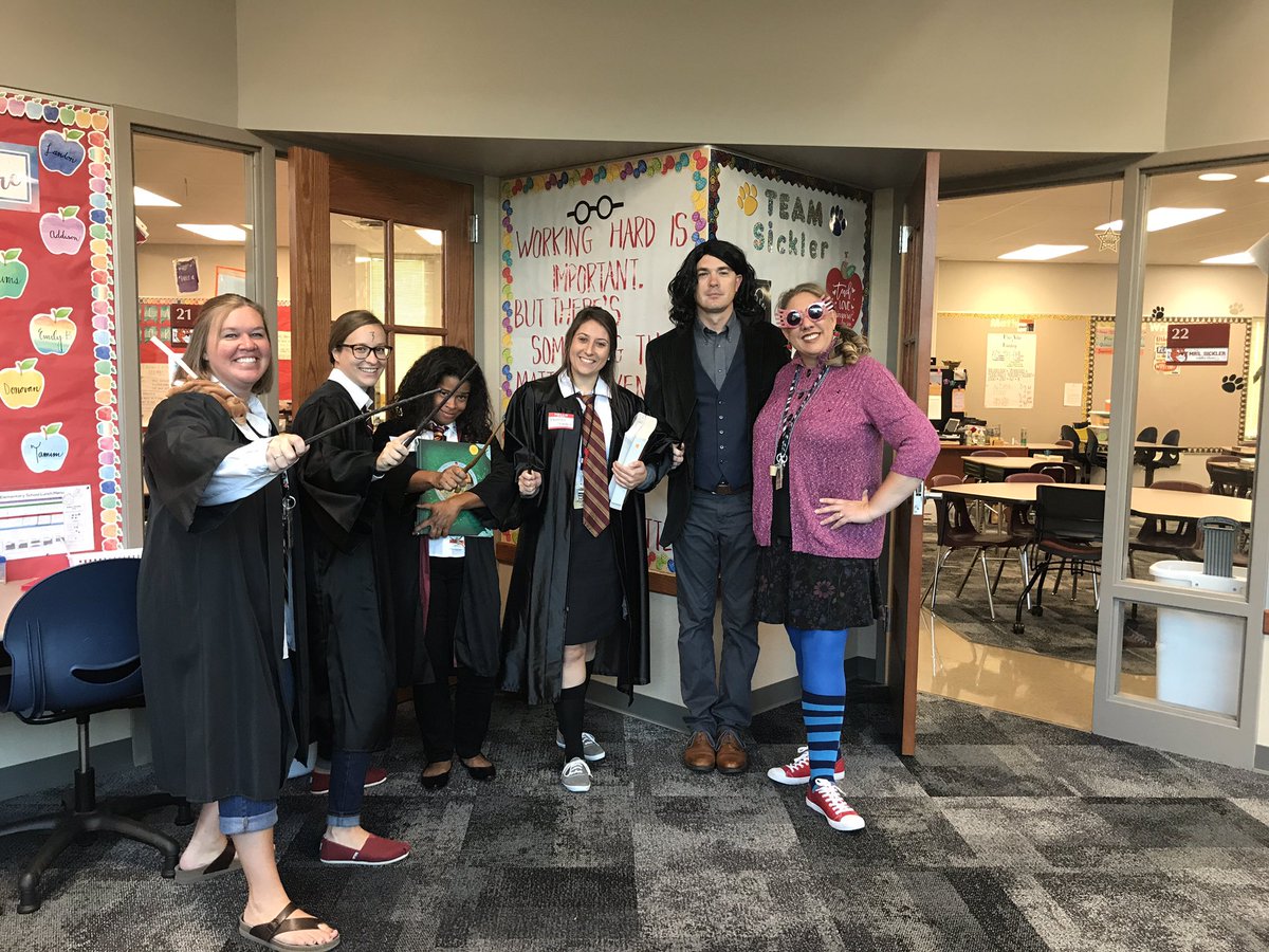 MissOylersClass's tweet photo. When it’s book character day, you take a trip to hogwarts! #NationalBookLoversDay @NobleCrossing https://t.co/LwllRDomCB