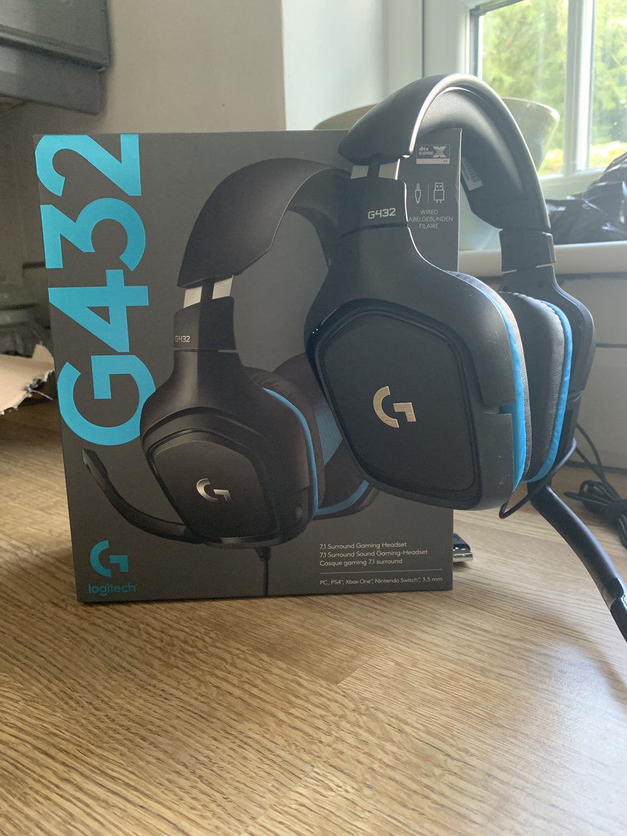 Mandowngaming1's tweet photo. This new headset is epic! Should I do review on it🤔 #smallyoutuber #logitech #gaming #headset https://t.co/cGqkDyIChs
