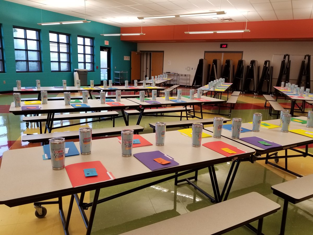 WCESCooper's tweet photo. Teachers are coming back and we couldn't be more excited!   Our team has SWAG!  #WCESConnect @WolfCreekElem @SHSchools https://t.co/ToFBylxmhq