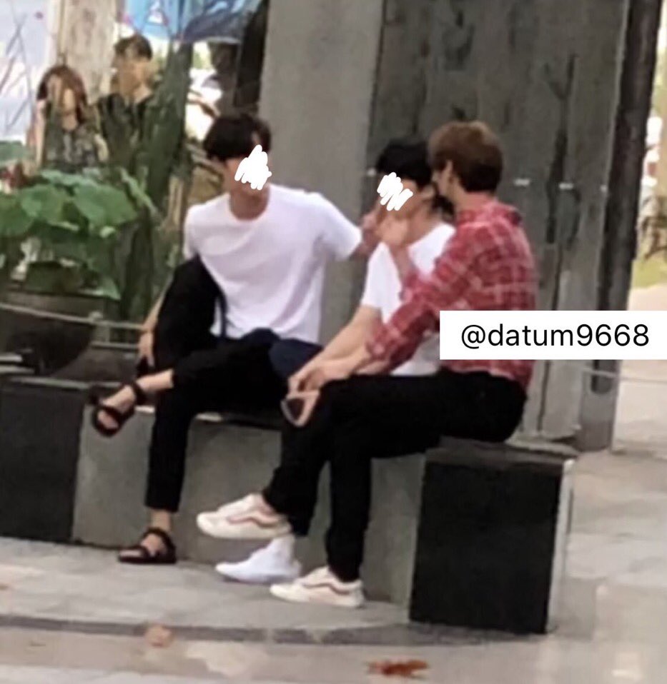 GlobalSeobin's tweet photo. But what if Yoon Seobin really attend the concert of Day6 with those other 2 boys. What if they are really JYP TRAINEES who will participate in upcoming JYP showcase event. What if JYP talk to Seobin and made him as a trainee again and said to keep it as a secret🙈 https://t.co/Kd7c3u8cEa