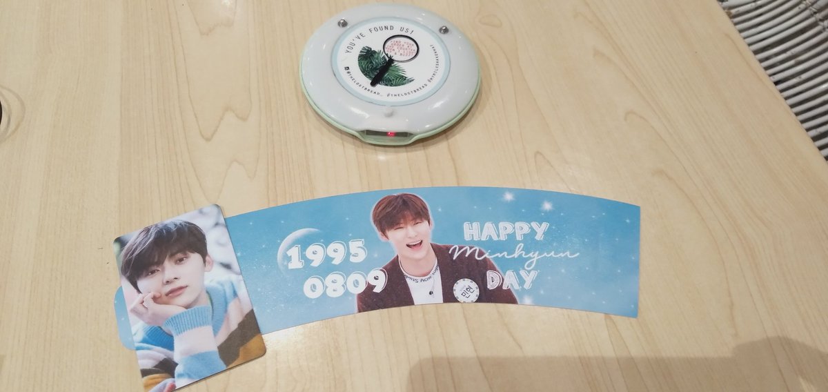 kawaii_KAPE's tweet photo. Sad that I didn't get the special gifts. 😢

Anyway, thank you so much @LOVEUNIONPH and #thelostbread for this.

#Happy_MINHYUN_Day
#NUESTSegnoInMNL
#NUEST #뉴이스트 #민현 

Still happy to get these freebies/cupsleeve/photocards. 😍😍😍 https://t.co/XqddIYIAcu