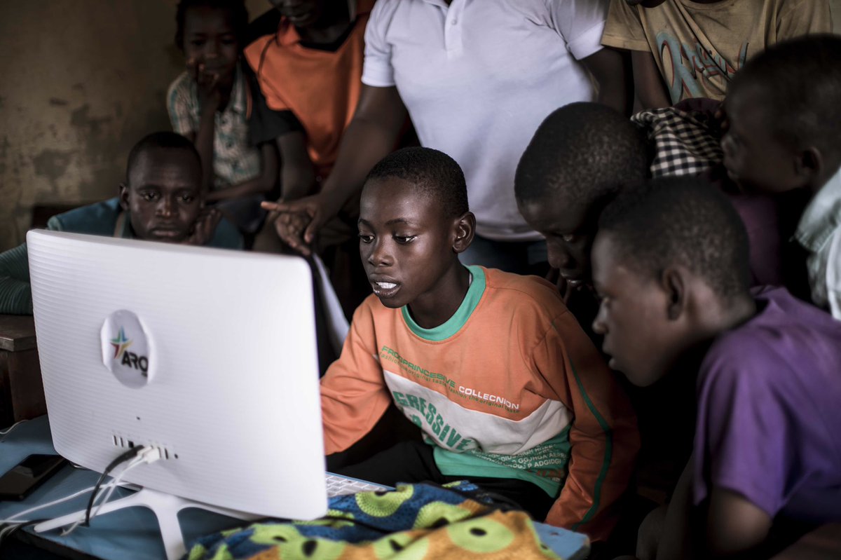 AhamRochasFDN's tweet photo. Our project 006 of the #AROEEP ICT Pop-Up was a success despite the persistent Abuja rains. 

We had a great time with the children and with the computers.
#AROEEP #ICTCreatesBetterOppurtunities #fantнastic #AROFDN #NewKuchigoroICT https://t.co/byPCmkVtr0