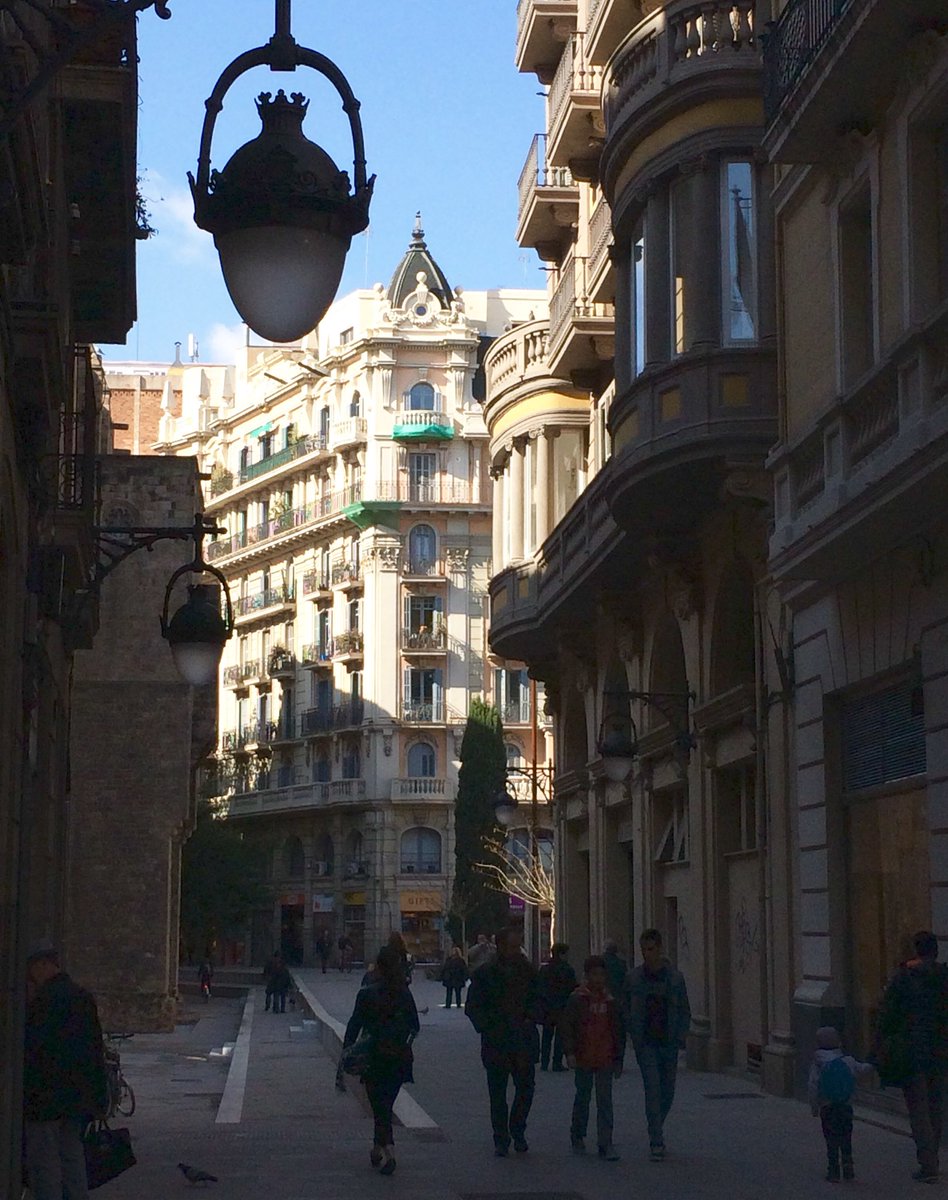 TKFeissner's tweet photo. @Foodlovertour Three reasons to visit #Barcelona: #SagradaFamília #Arts &amp; #Culture and #Architecture @Foodlovertour https://t.co/YjEcm8uqnH