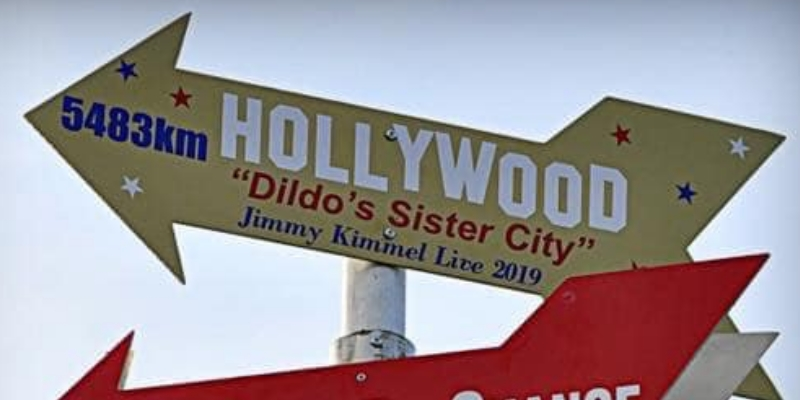 VOCMNEWS's tweet photo. Dildo Bigger Than Ever After Spotlight from @jimmykimmel

https://t.co/FSuNccHdHz https://t.co/TE76Szzym6