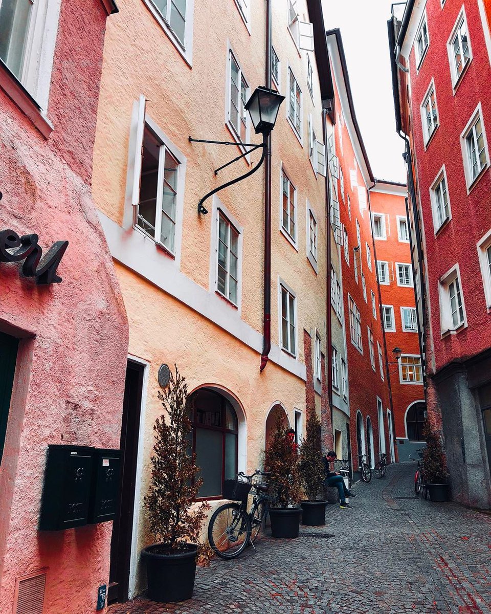 🇦🇹 So much Baroque and Italian Renaissance influence in Austria! 🇦🇹  
📸@nesemkam    
🏃@itsmattgriffith  
#travel #instatravel #travelgram #ilovetravel #worldtravel #igtravel #travelpic #travelphoto #inspiredtravel #bestplacestotravel #travel2019 #SalzburgAustria