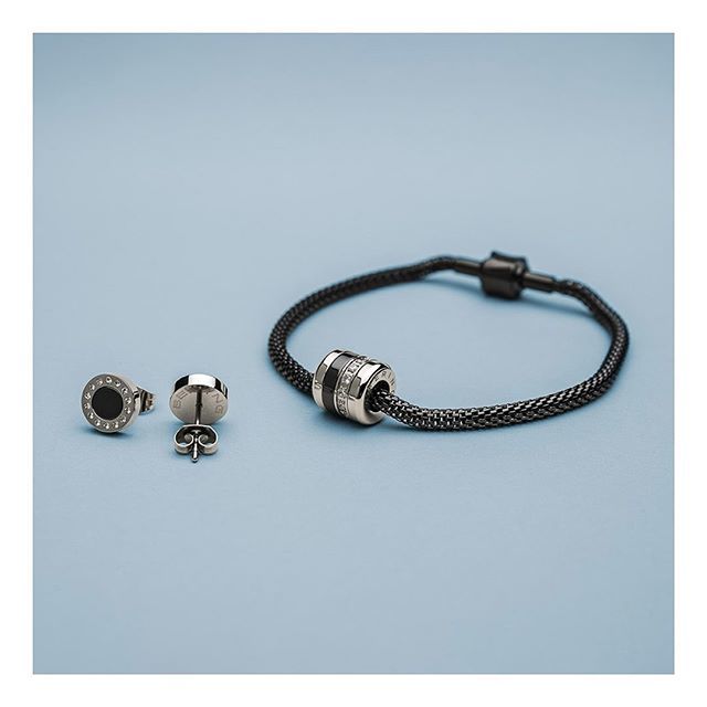 Our best friend bracelet is the perfect gift for that one friend who is always by your side ❤ Perfect with the matching earrings or on its own. 
#mybering #jewellery #earrings #earstuds #bracelet #charms #jewelry #ootd #arcticsymphony - instagram.com/beringtime