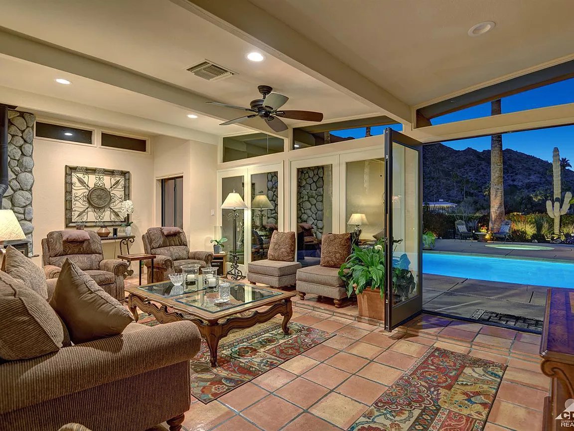 EstetHouse's tweet photo. 240 W Crestview Dr, Palm Springs, CA 92264 🇺🇸

🏘год постройки: 1950
✔спальни: 2
✔ванные комнаты: 2
🚘гараж: 1
✔площадь дома: 161.6 кв.м.
✔площадь участка: 768 кв.м.

📞 8 (499) 608-88-83
#купитьдомвсша #купитьнедвижимость
#usarealstate #realstateusa #usahouse #купитьдомваме https://t.co/gOv8axqEdK