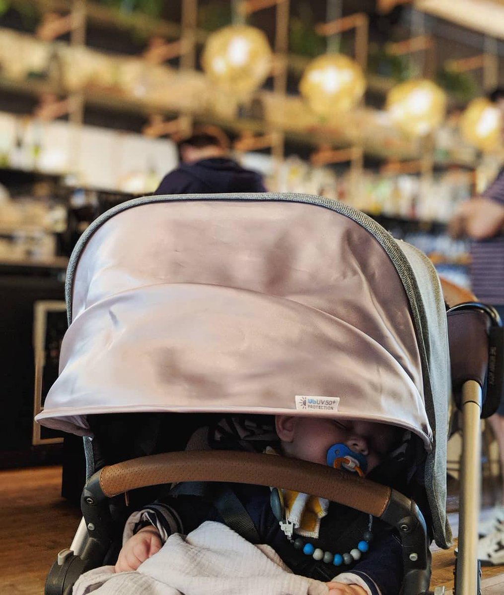 UPPAbabyEs's tweet photo. La campana retráctil de la capota del #UPPAbaby CRUZ y VISTA, además de ofrecer protección solar UV50+, es muy útil cuando hace viento porque hace función de cortaviento.
📸 @lapetite.mom
#UPPAbabyVISTA #UPPAbabyCRUZ #UbVISTA #UbCRUZ https://t.co/qI4cFec64U