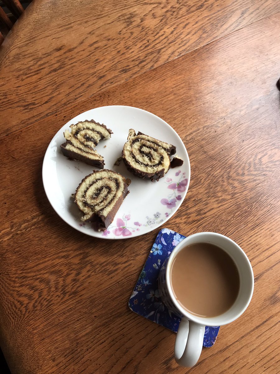 willowheating's tweet photo. Supposed to be watching what I eat 😬 https://t.co/IPGsbo2Sgg