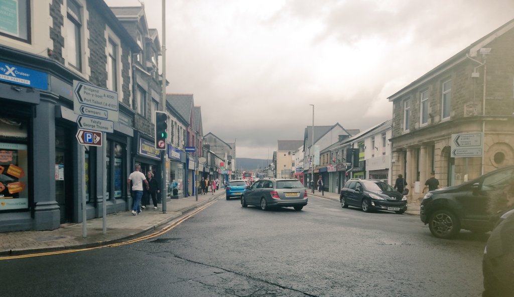 I don't think I need to say "Guess where I am today?" I LOVE this little town, even on a grey day like today ☁️☔ Great to chat to Adrian Emmett about bringing the #5to9club <a href="/Welsh_ICE/">ICE</a> to this awesome #community in a few months! 😁 <a href="/visittreorchy/">visittreorchy</a>