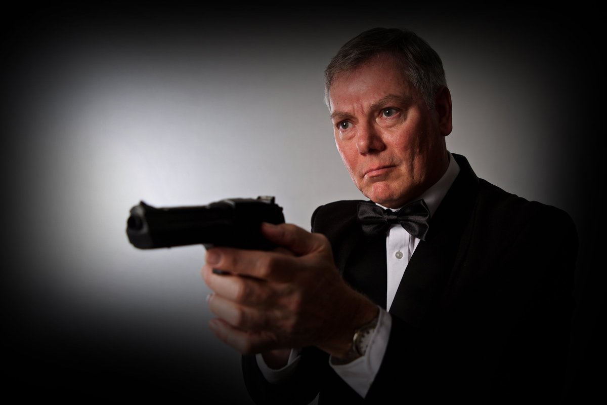 Be shaken and stirred with this humorous tale of spies and counter-spies, casinos and charladies, dice and death!

<a href="/OfftheFenceTC/">Off The Fence</a>'s #Agent14 runs as part of <a href="/CamdenFringe/">Camden Fringe</a> at <a href="/GatehouseLondon/">Upstairs At The Gatehouse</a> from 12-18 August

🎟️just £12: mtmates.com/Agent14_Tix 

#Advertiser #Spy #Espionage RT
