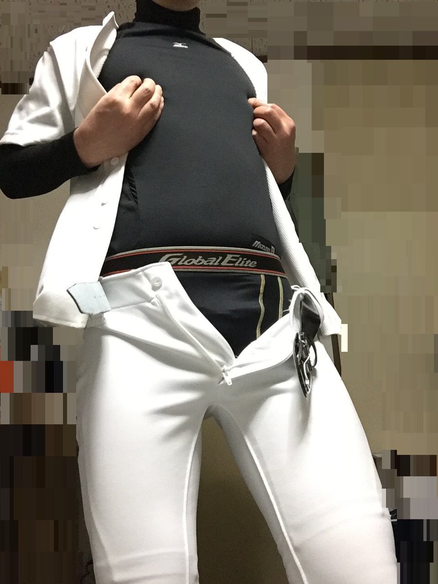 tarooo90089262's tweet photo. おNEWスラパン履いてみた！
金カップも、股間に装着するとモッコリピッチリで
めっちゃ、気持ち良きー https://t.co/5n5pLsK4Py