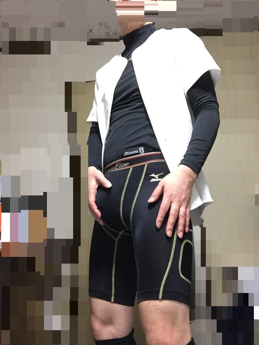 tarooo90089262's tweet photo. おNEWスラパン履いてみた！
金カップも、股間に装着するとモッコリピッチリで
めっちゃ、気持ち良きー https://t.co/5n5pLsK4Py