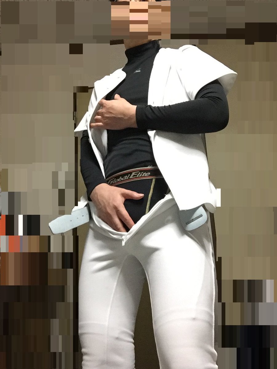 tarooo90089262's tweet photo. おNEWスラパン履いてみた！
金カップも、股間に装着するとモッコリピッチリで
めっちゃ、気持ち良きー https://t.co/5n5pLsK4Py