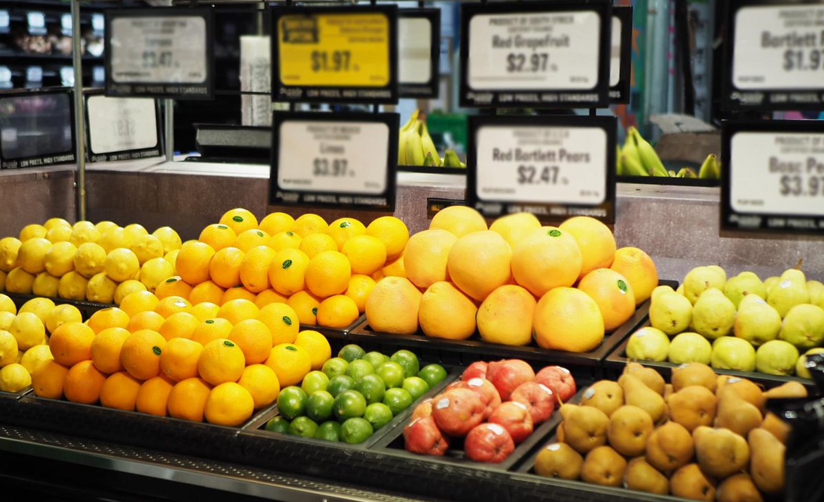 organicgarage's tweet photo. What’s better than not having to think twice about pesticides and GMOs in your fruits and veggies? 🍊🍋 Knowing you’re getting them at the best prices possible 👌 Don’t just take our word for it, come in and see for yourself. #HealthierForLess https://t.co/G7iyAY6gGB