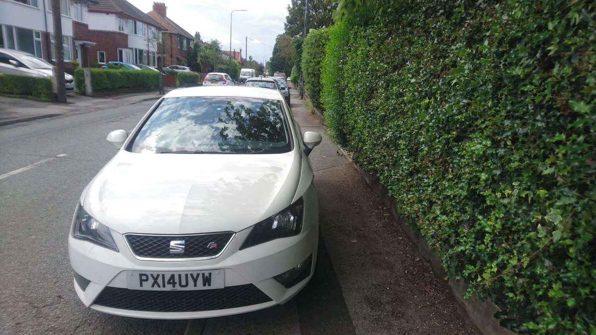 andy__mcr's tweet photo. Parking blocking the pavement on Carrington Lane. Why are pedestrians forced to walk on the road? Who is this selfish person? @TraffordMayor @MayorofGM https://t.co/h4MBt2nnNM