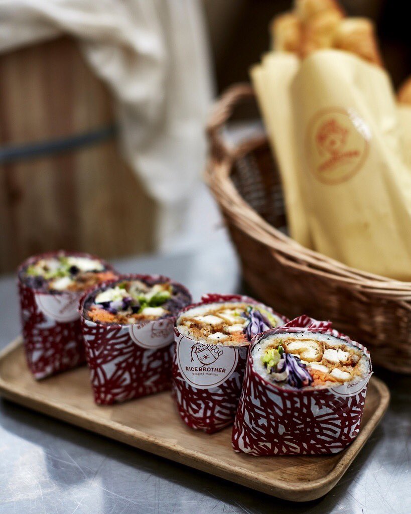 ChineseFoodFest's tweet photo. 【Ricebrothers】was inspired by a traditional Chinese street food, ‘Zifantuan’ - a stuffed sticky rice roll made by a tightly wrapped piece of fried dough stick and pork floss with glutinous rice, usually eaten with sweetened or savoury soy milk. #2019cff #ricebrothers https://t.co/AT5ojmDzAQ