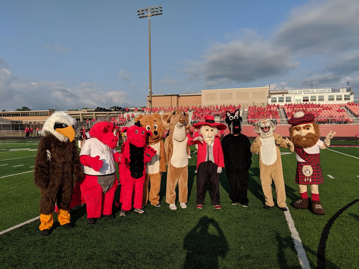 LongChristian's tweet photo. This year's winner!! #MascotRace #OHBettetTogether @OHLSD https://t.co/EHZzzb8tfH