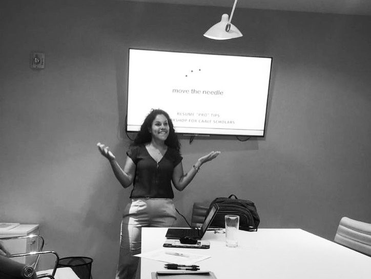 CaaleOrg's tweet photo. @Anyelis_Cordero, rockstar 🎸⭐️ CAALE board member helped our upper class fellows craft *quality resumes*📝 .... ¡importantísimo! 

#caaleleadershipdevelopmentprogram #esserio #careerdevelopment #successstartsnow #peroahora #pinosnuevos #njcubans #nextgenleaders #preparense https://t.co/WPpi10yVhT