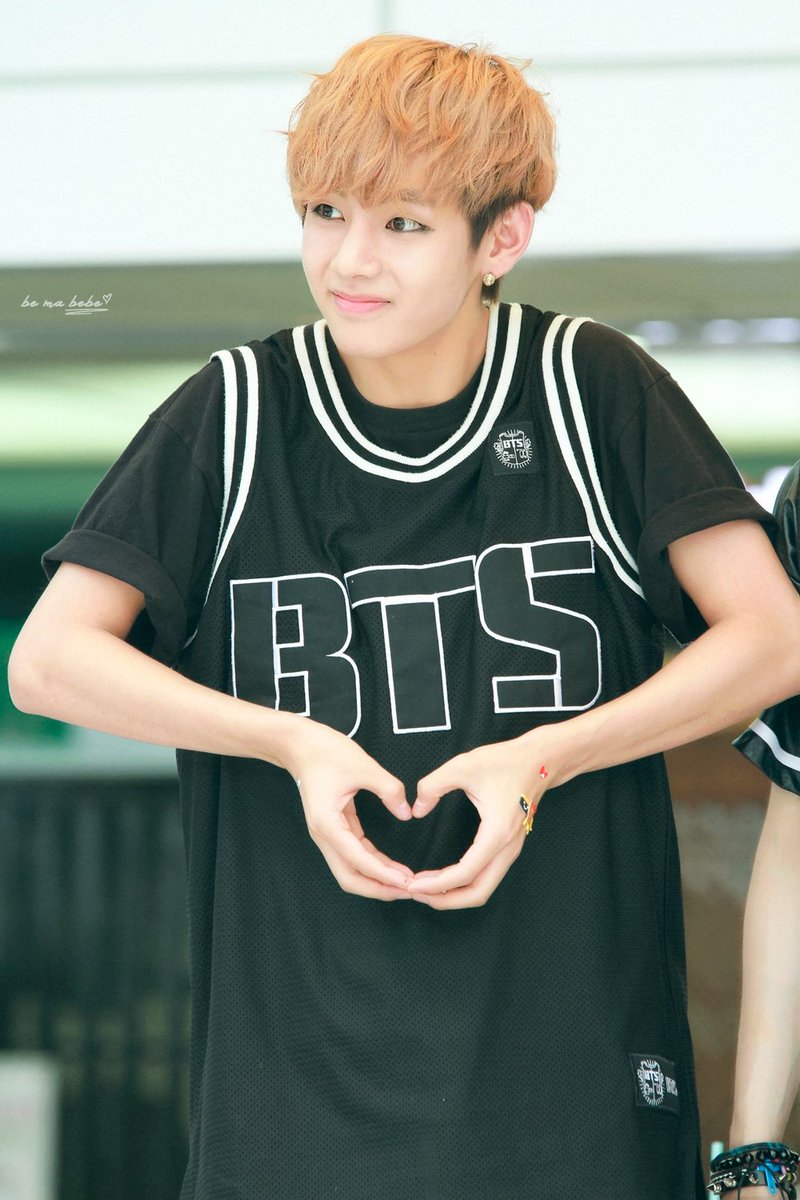 HedwigsHooting's tweet photo. I purple you Taehyung ah💜 https://t.co/C9Fsdxl501