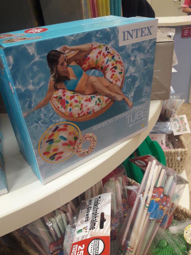 Aus irgendeinem Grund müsste ich an @Beurkeek und <a href="/AlexBronsky/">Dennis Kogel</a> denken, weiß auch nicht warum...