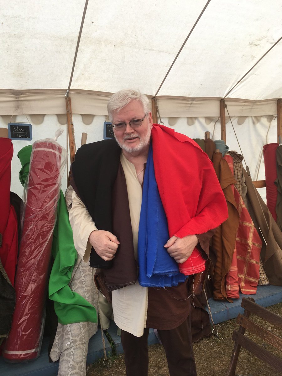 Picking up more Linen from our friends at Carolina Calicos.  Now for the long trudge to parking to stash it in the van...

#PennsicWar #MySCA