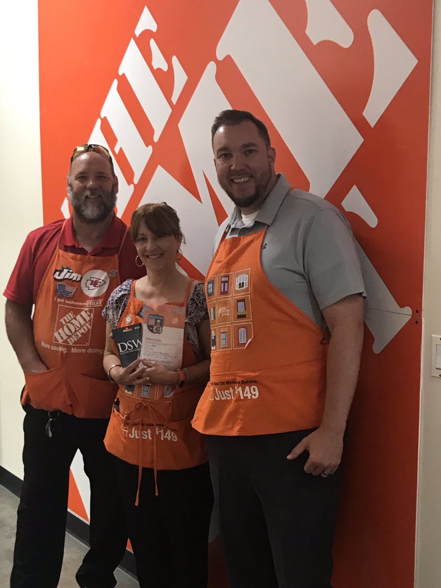 THD_Mendoza's tweet photo. When your HSPS is #1 in Leads, HLP, Net Sales and SPH for the month of July. #homerworthy #DSW great job Karen. Special thanks to Store Manager Jim for his continued support #storepartnership @THDFelipe_D @creasonovathd @southsidechiHDI @scottwhiteHD @GenevaHD1921 https://t.co/dLAVGY1lts