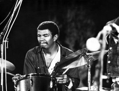 learnjazzdrums's tweet photo. It’s Jazz Drum History Friday! Jack DeJohnette was born on this date in 1942. ⠀
#jazzdrums #drumlessons #drummer #drummerlife #drummer #musiclessons #jazzdrumlesson #jazzmusician #jazzmusicians #learnjazzdrums #jackdejohnette⠀#jazzhistory #jazzdrumhistory #drumhistory https://t.co/cBpgAWjYHC