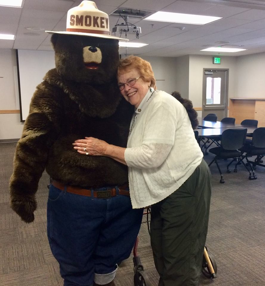 forestservice's tweet image. Smokey Bear turns 75 years old today! We’d love to hear you sing ‘Happy Birthday’ for him! Use  #SingForSmokey and we’ll share Smokey’s biggest fans today. #SmokeyBear75