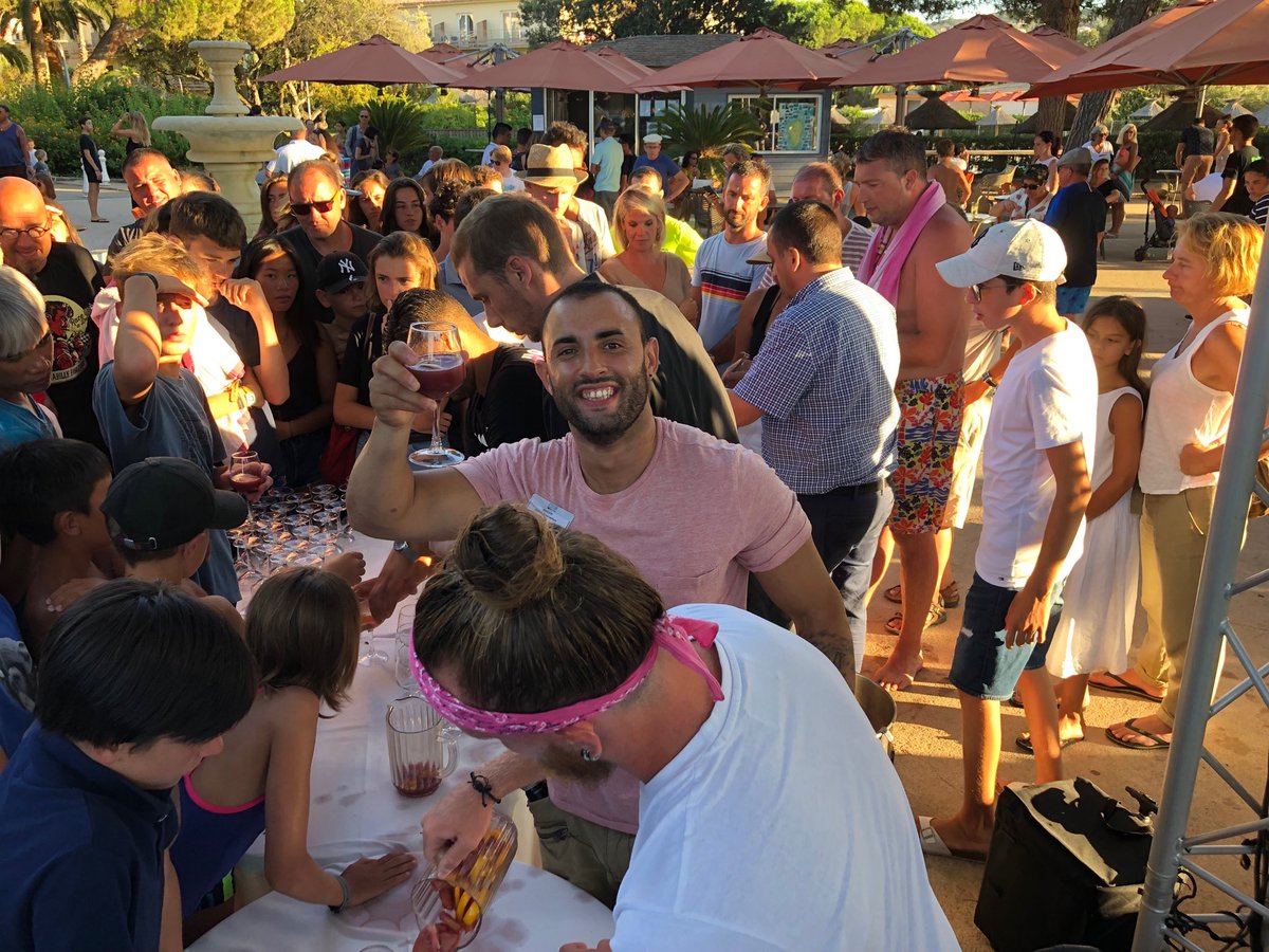 #marinaviva <a href="/Rocco/">ROC Gardner</a> #benoit élu meilleures vacances par TF1 ! Amplement mérité !