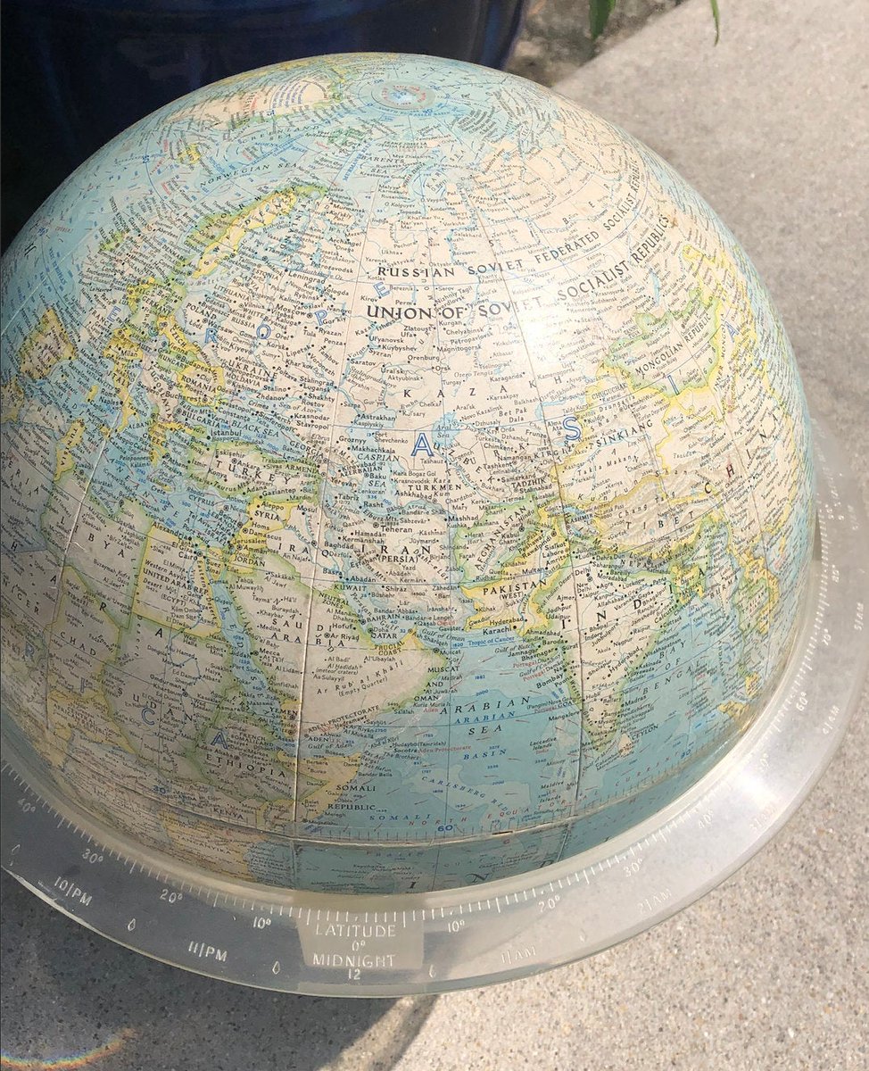 I have always had a thing for globes! etsy.me/2ZLDsqn #1961globe #globe #nationalgeographic #vintageglobe