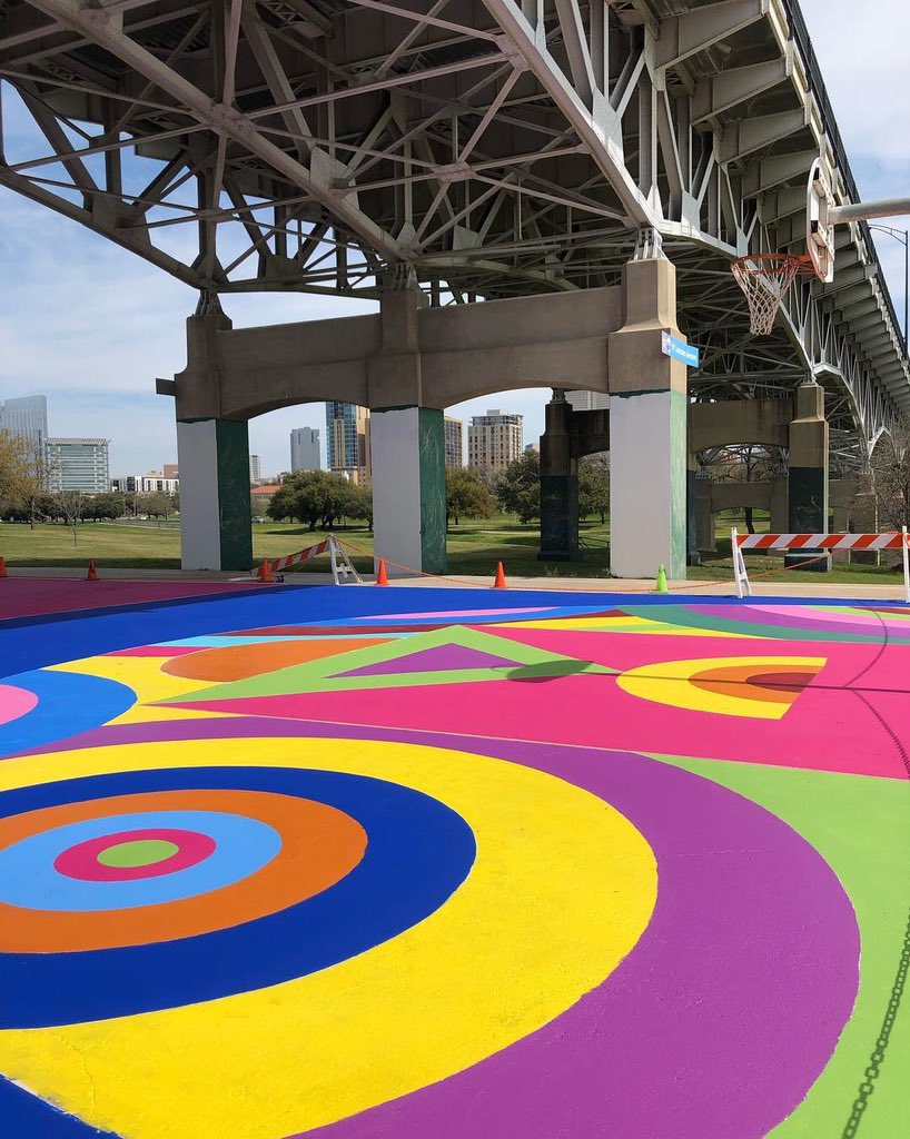 ProInThePaint's tweet photo. Fresh Paint! The guys at @trinity_artcourt in Fort Worth Texas have created a feast for the eyes out here, with artist Arnoldo Hurtado @artscreamtruck and @eslajessika.
📸 @klikshots
#basketballcourt #courtmural #ProjectInThePaint #BetterBBallCourts #TrinityArtCourt #InThePaint https://t.co/y79wljINLS