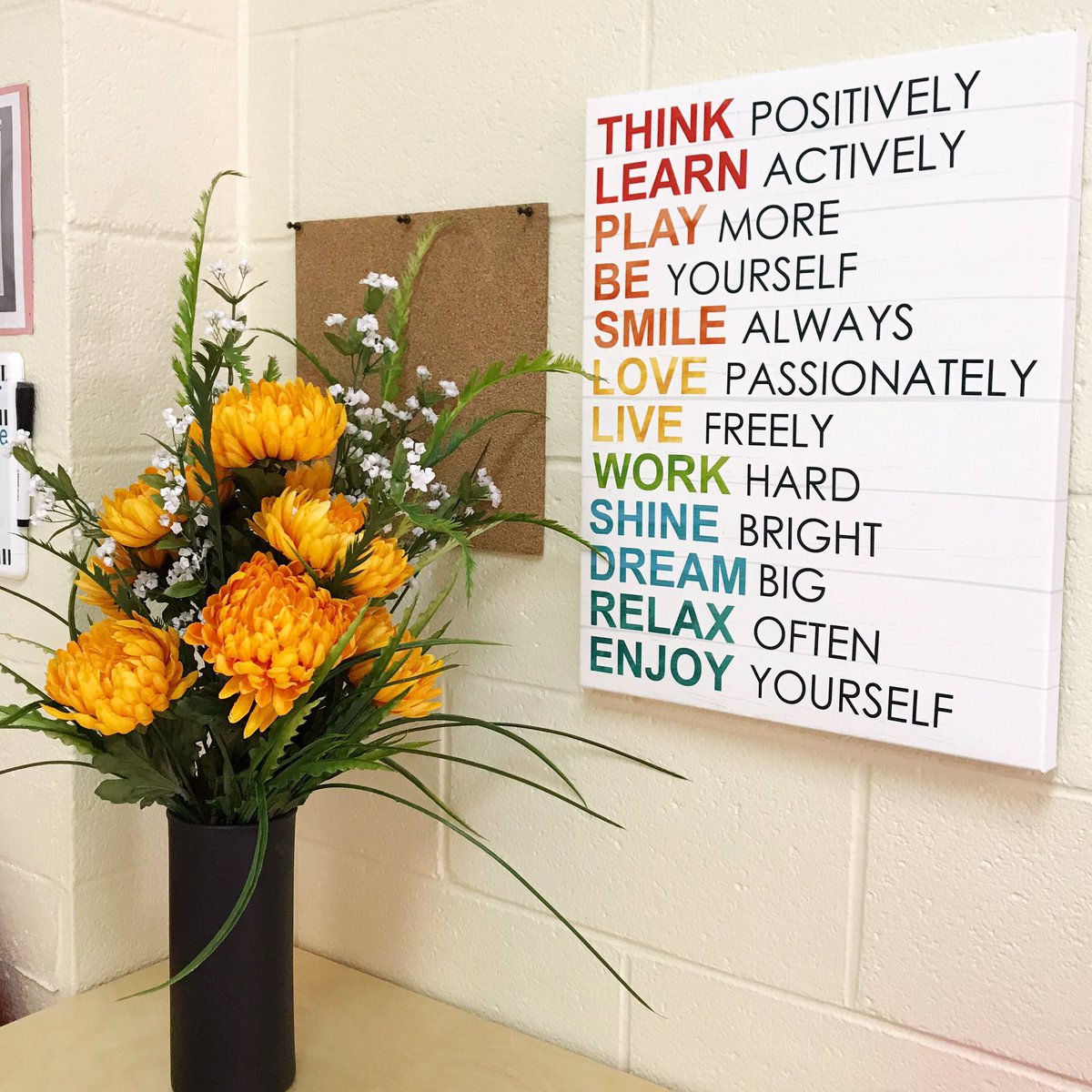 Ga2019TOTY's tweet photo. So excited to meet my FIFTH GRADERS this morning! Pumped to be back in the classroom with kids. Here’s to year 8! 🎉🎉🎉 @TheBarnwellBeat @FultonCoSchools @georgiadeptofed https://t.co/8OOjHf9vTh
