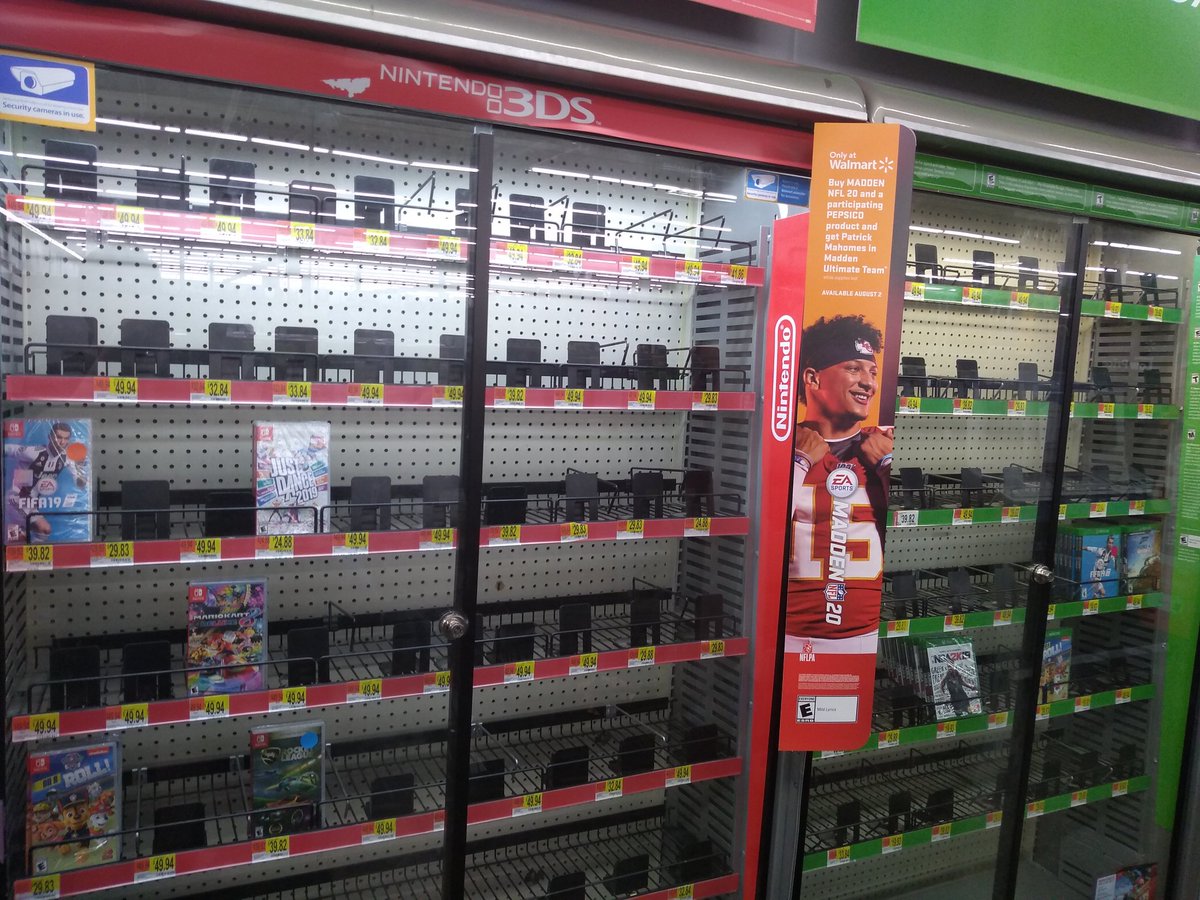 После стрельбы в Walmart из магазинов начали убирать рекламу с жестокими играми