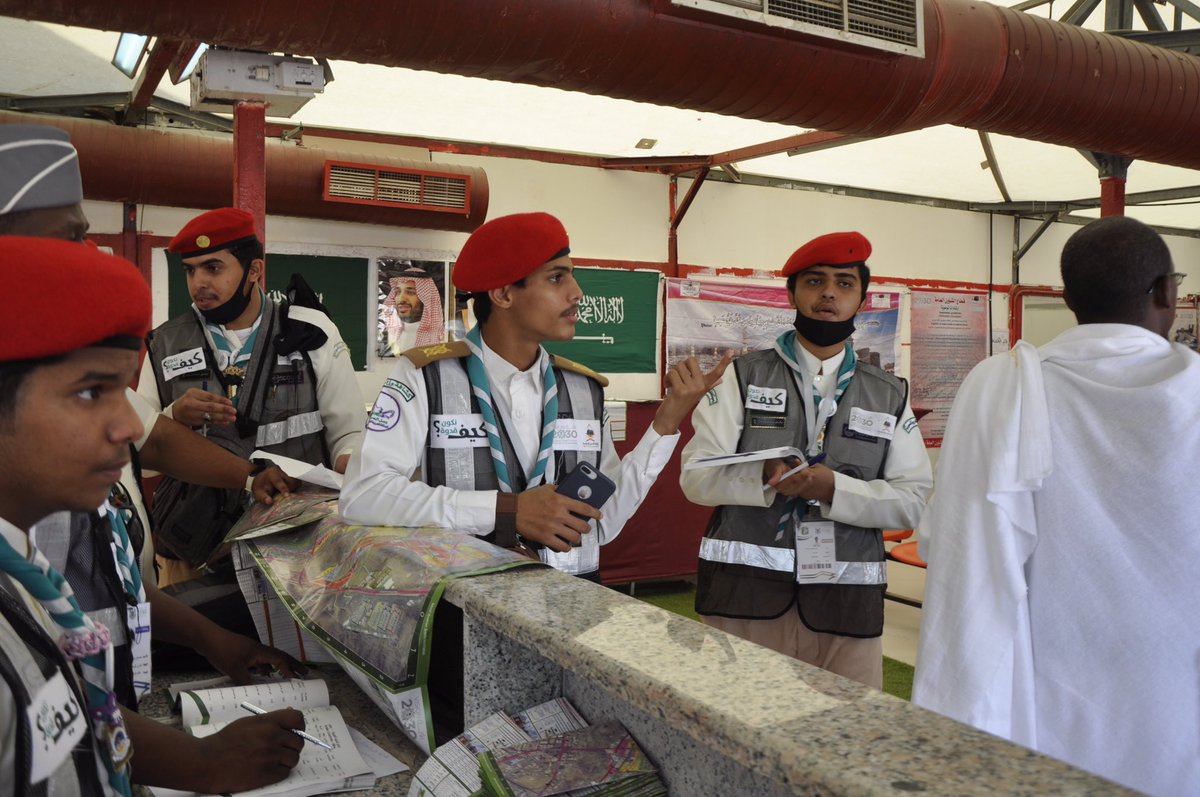 فرقة #كشافة_نادي_الوطن بقيادة القائد حسام بلال حيسي تباشر عملها لهذا اليوم ٨ / ١٢ / ١٤٤٠ هـ في مركز إرشاد الحجاج التائهين
#معسكر_منى_الوادي
 #معسكرات_الخدمة_العامة 
#جمعية_الكشافة_العربية_السعودية