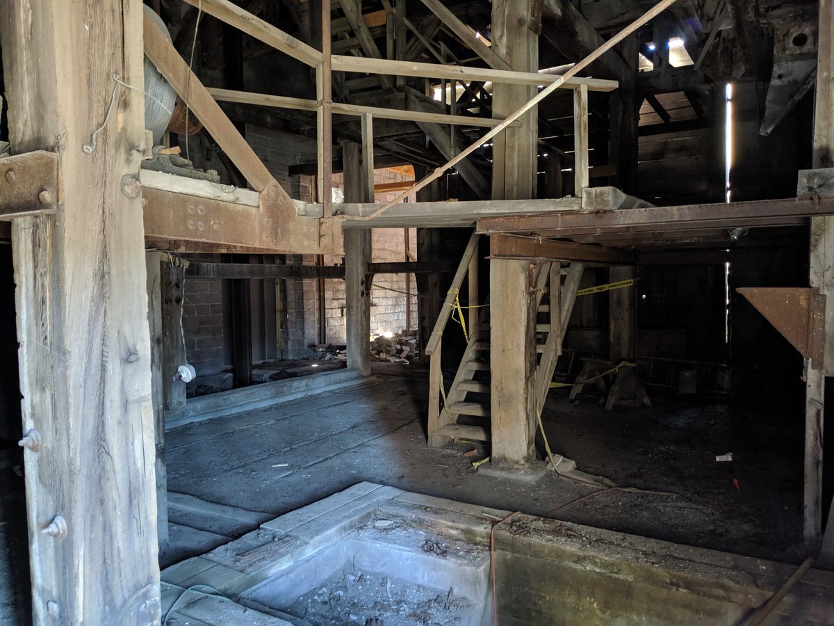 Zwyley's tweet photo. Work Photos Part 2. https://t.co/Y2ZpH8olM7
