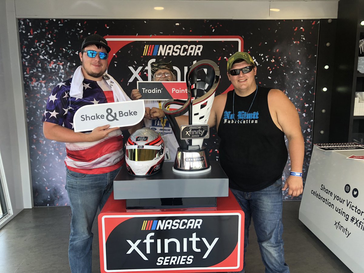 decole1999's tweet photo. #xfinityzone @XfinityRacing https://t.co/DmtscbNKzt