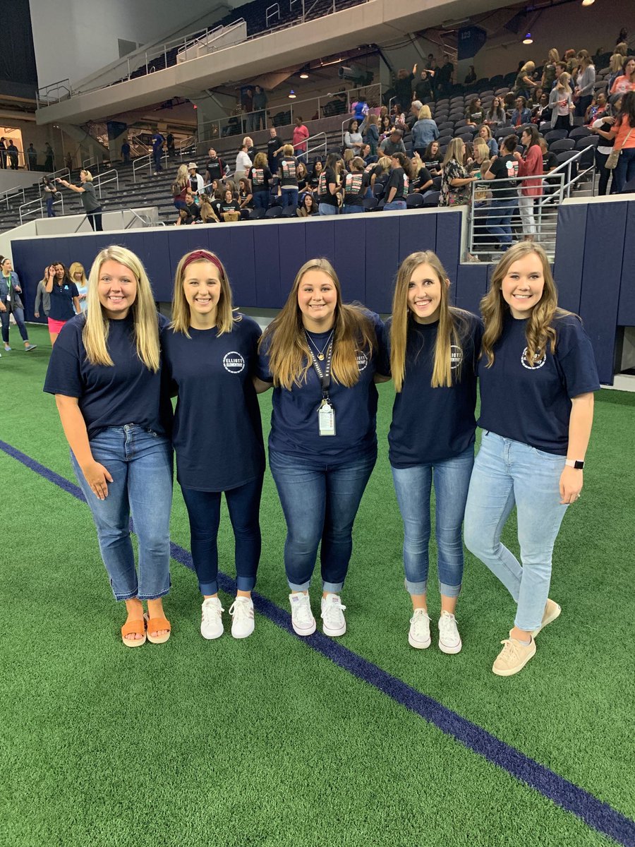 rlcramer19's tweet photo. Convocation 2019 #OurFISDStory https://t.co/rngEia7ZhC