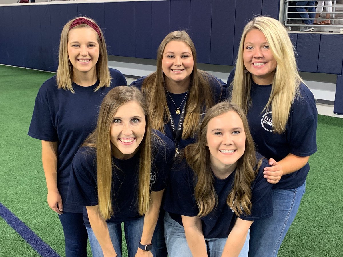 rlcramer19's tweet photo. Convocation 2019 #OurFISDStory https://t.co/rngEia7ZhC