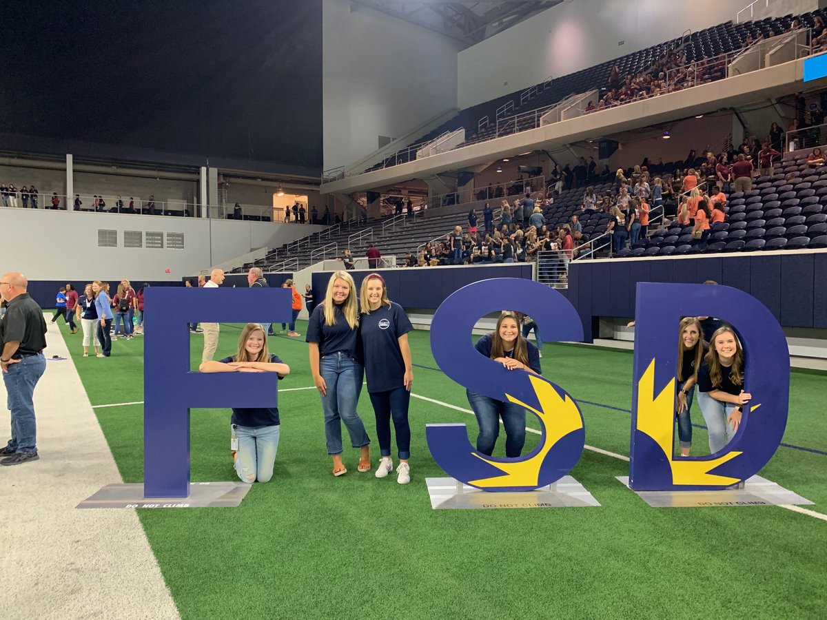 rlcramer19's tweet photo. Convocation 2019 #OurFISDStory https://t.co/rngEia7ZhC