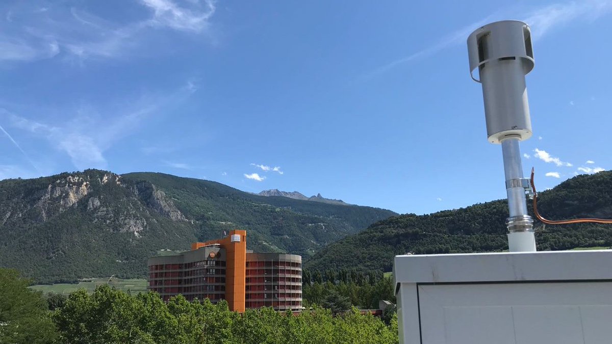 ally_science's tweet photo. Où suis-je🚩? La 1ère réponse correct envoyé à info@allyscience.ch reçoit deux places de cinéma! 📽️🎞️ 
----------
Wo bin ich? 🚩 Die erste richtige Antwort an info@allyscience.ch gewinnt zwei Kinotickets! 📽🎞 #pollen #concours #win #wettbewerb #gewinnen #roadshow #allyscience https://t.co/6dg5kvOFXI