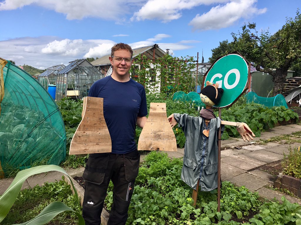 TheStoke2000's tweet photo. Making a couple more artist-specific #bottleoven planters today, from ♻️ #recycled pallet wood @rnfstoke Trubshaw Cross allotments in #Middleport. Celebrating #stokeontrent’s industrial heritage. https://t.co/5VGVKWEQbV