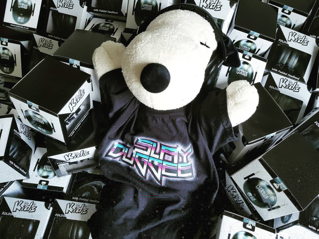 slayduggee's tweet photo. Awesome ear defenders for kids @edzkidz have sent us a load of kid ear protection to borrow at our gigs @craufurdarmsmk and @ColchesterArts - first come, first served 🤘🐶🤘#edzkidz #kidsearprotection #eardefenders https://t.co/TKgnxAAF7h