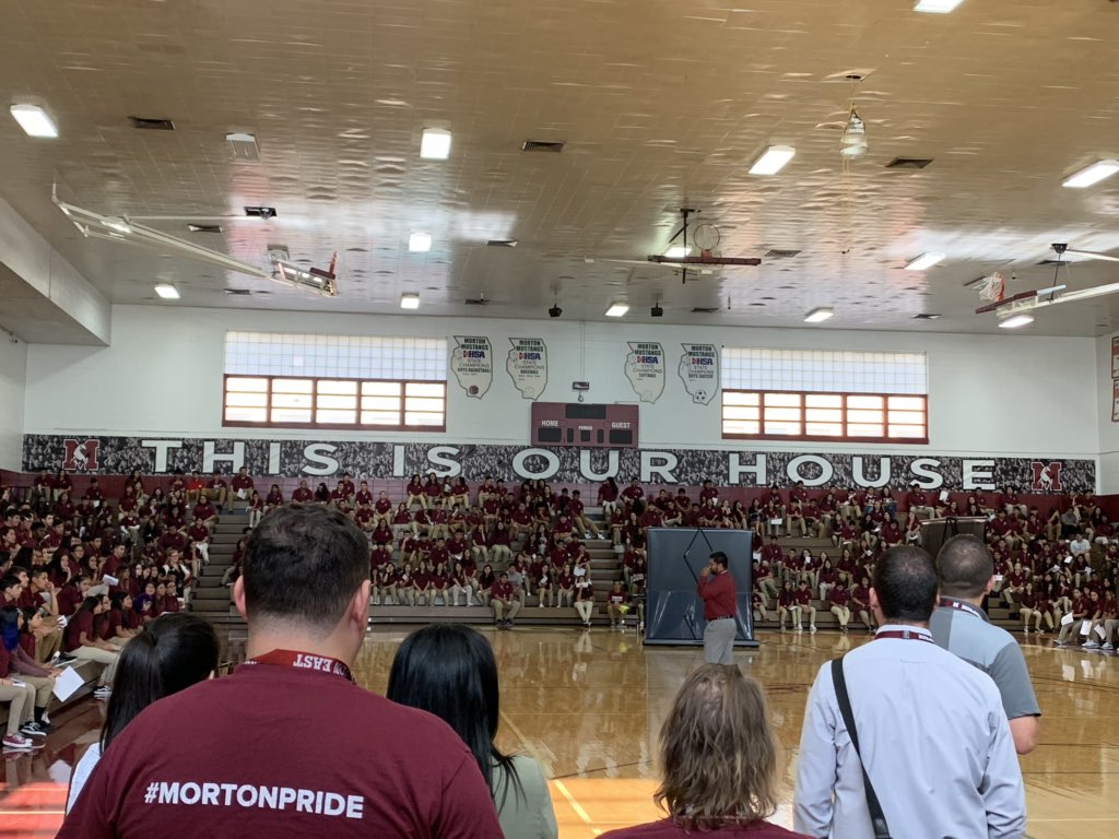 DepaPhillip's tweet photo. Great turnout for Sophomore Orientation here at Morton East! #mortonpride #community #school #backtoschool #mortoneast https://t.co/A3eac7OPv2